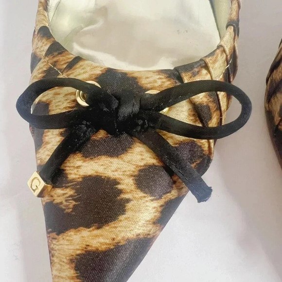 Guess Leopard Print Satin Pumps Black Bows Pointed Toe Heels Women's Size 7 - Picture 10 of 10